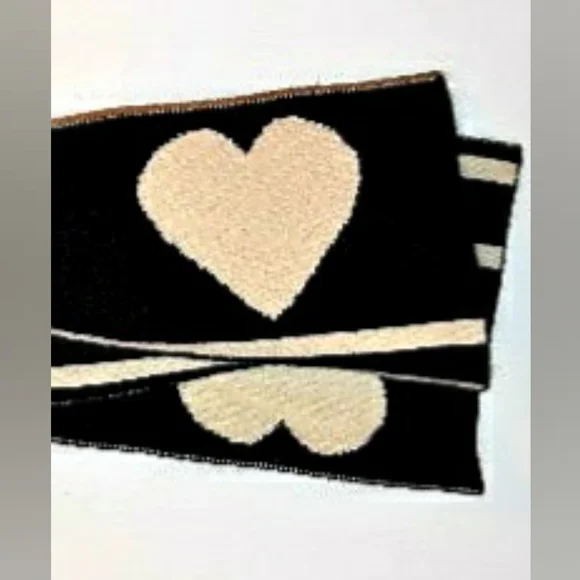 Juicy Couture Black and White Collegiate Logo Soft Wool Long S… - Picture 8 of 9